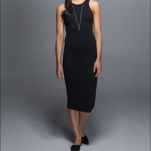 Lululemon Noir Black dress-size 6